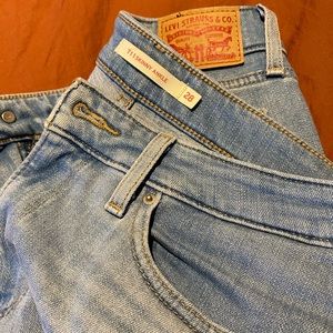 Levi’s 711 skinny ankle